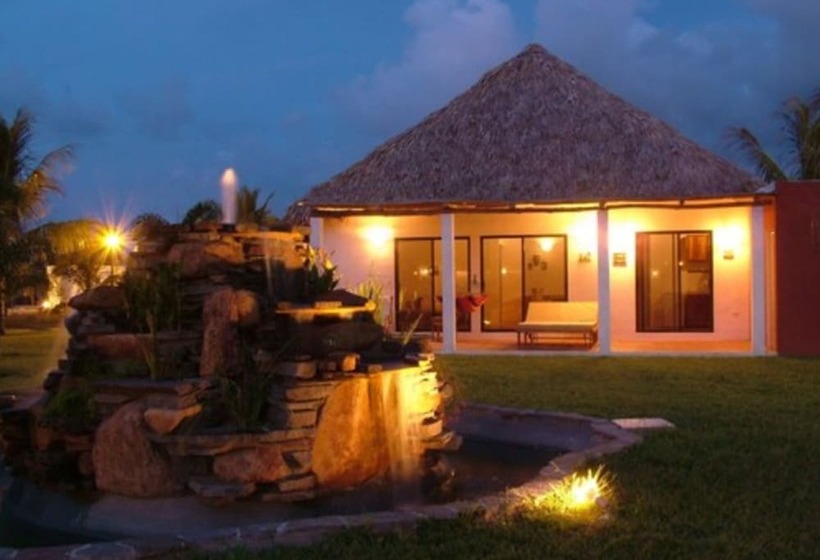 Las Hojas Resort & Beach Club