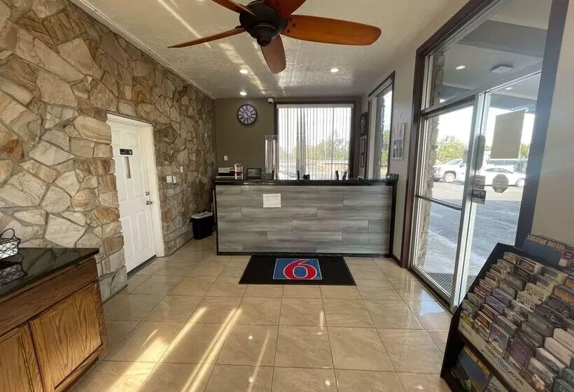 Motel 6 Hermiston Or Umatilla