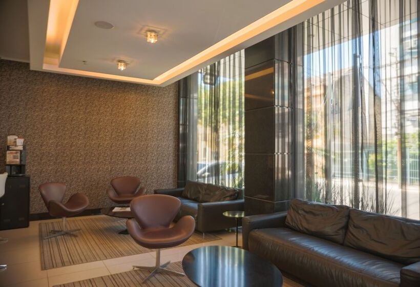 هتل Açores Premium  5 Minutos Do Moinhos De Vento