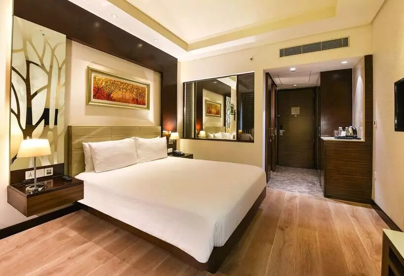 Hotel Doubletree By Hilton Gurugram Baani Square