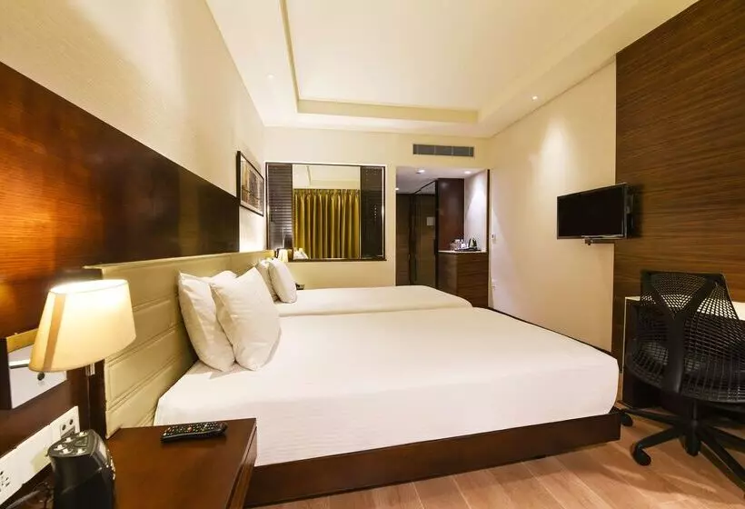 Hotel Doubletree By Hilton Gurugram Baani Square