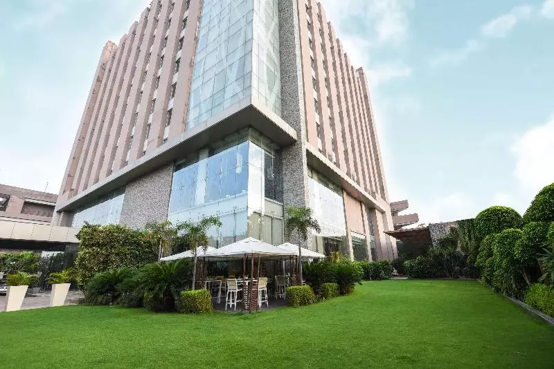 Hotel Doubletree By Hilton Gurugram Baani Square