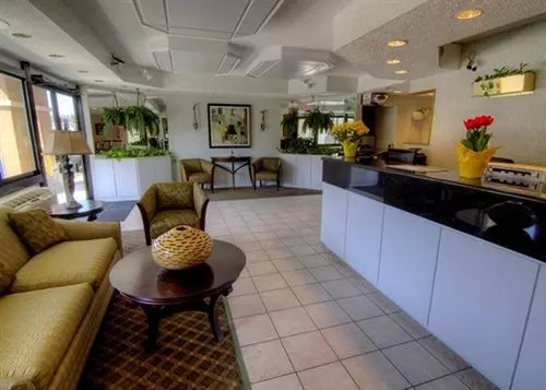 בית מלון כפרי Econo Lodge