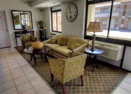 בית מלון כפרי Econo Lodge