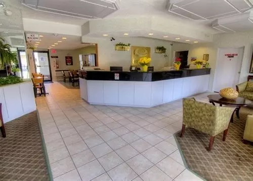 בית מלון כפרי Econo Lodge