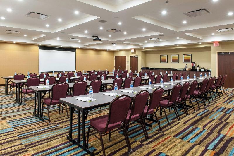 בית מלון כפרי Fairfield Inn & Suites By Marriott Vernon