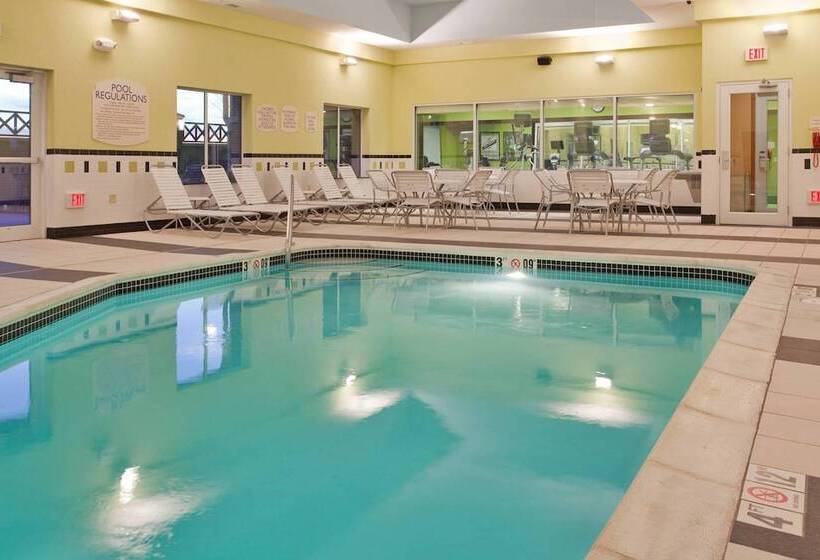 فندق Fairfield Inn & Suites By Marriott Kearney