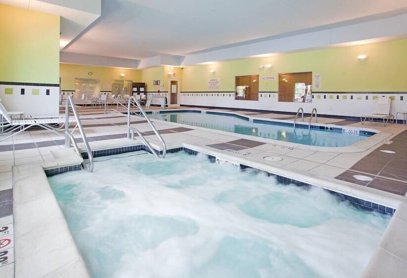 فندق Fairfield Inn & Suites By Marriott Kearney