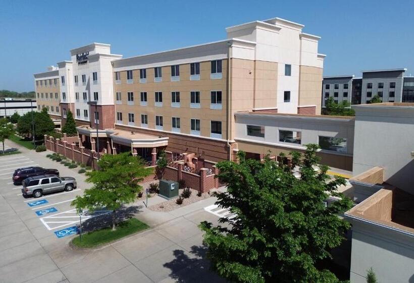 فندق Fairfield Inn & Suites By Marriott Kearney