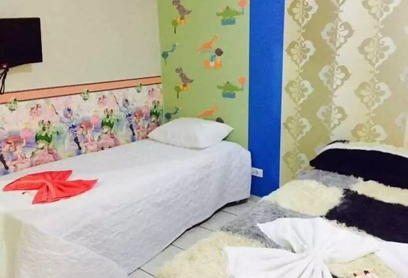 בית מלון כפרי Foz Family