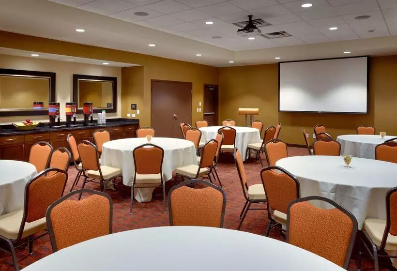 هتل Hampton Inn Omaha/west Dodge Road