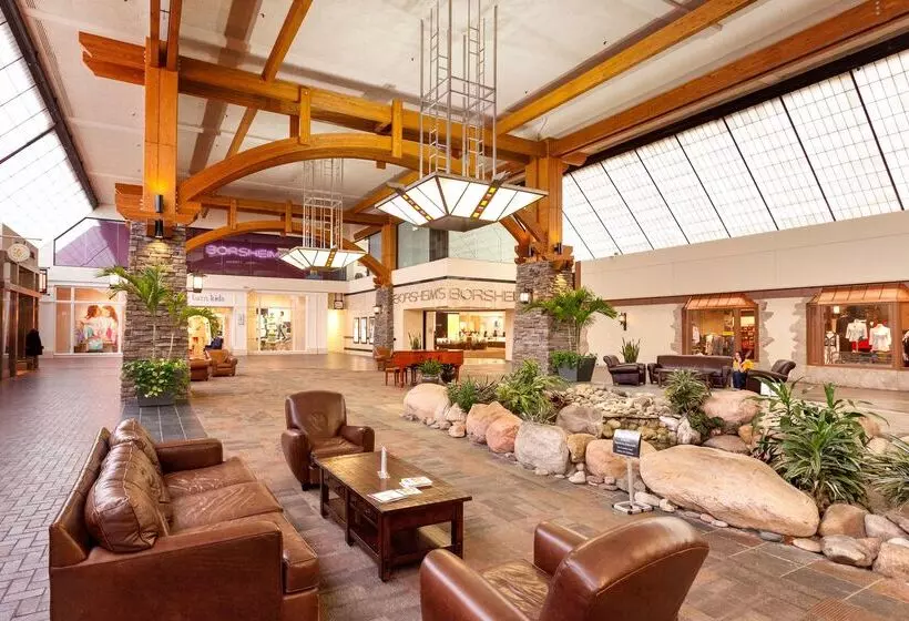 هتل Hampton Inn Omaha/west Dodge Road