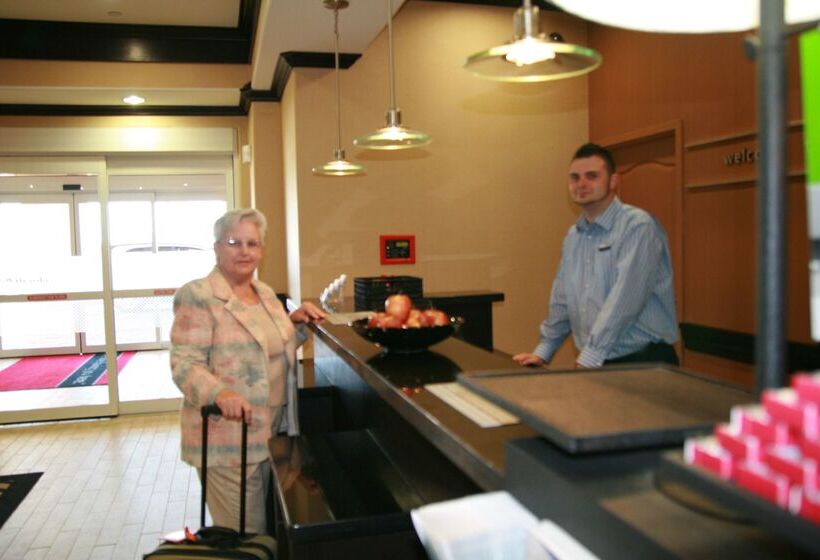 בית מלון כפרי Hampton Inn & Suites Cleburne