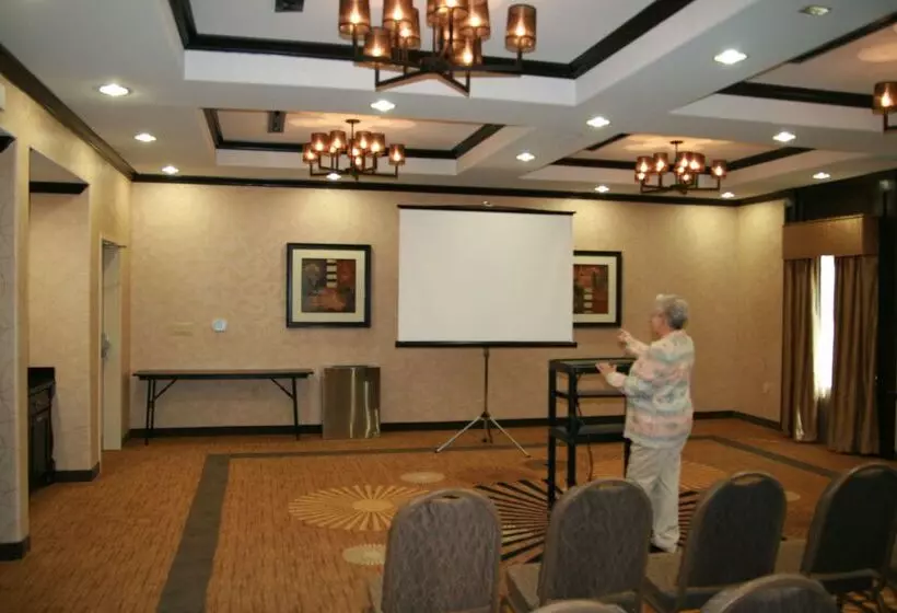 ホテル Hampton Inn & Suites Cleburne