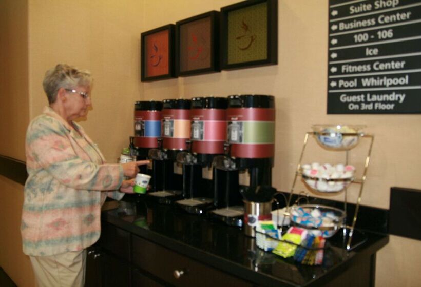 בית מלון כפרי Hampton Inn & Suites Cleburne