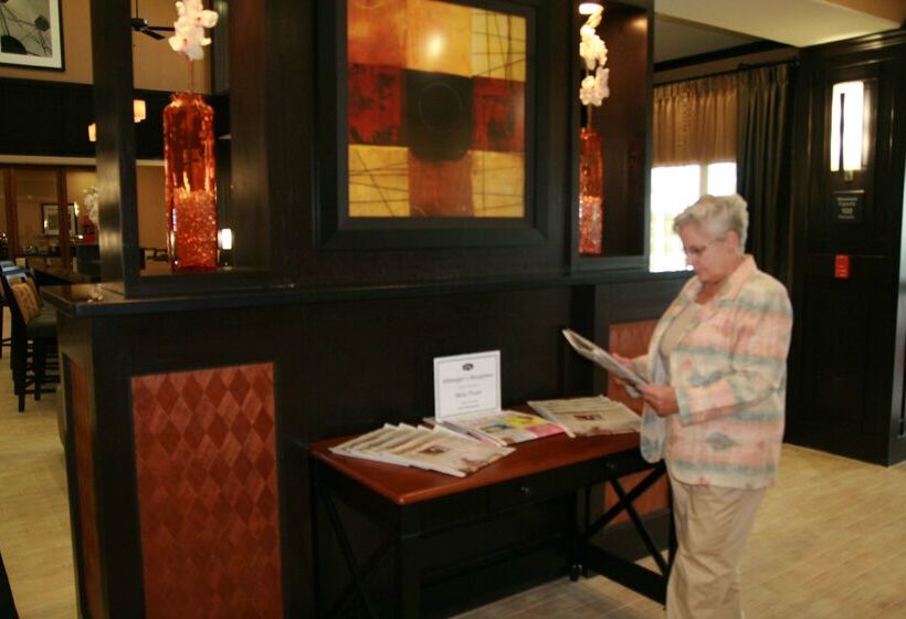 בית מלון כפרי Hampton Inn & Suites Cleburne