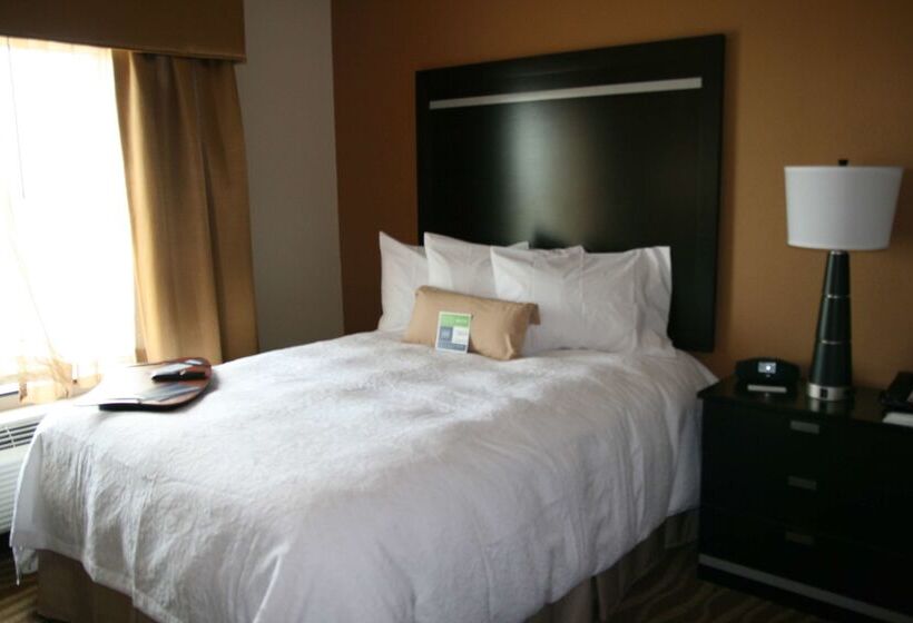 בית מלון כפרי Hampton Inn & Suites Cleburne