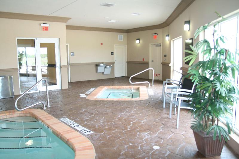 בית מלון כפרי Hampton Inn & Suites Cleburne