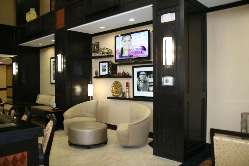 בית מלון כפרי Hampton Inn & Suites Cleburne