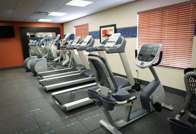 هتل Hampton Inn Union City