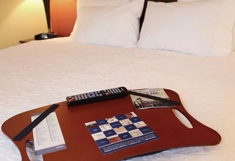 هتل Hampton Inn Union City