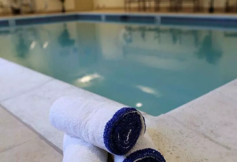 هتل Hampton Inn Union City