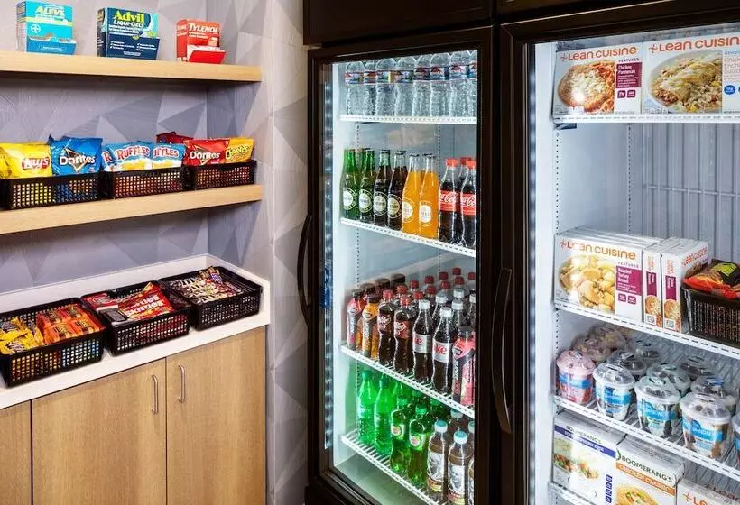 Отель Holiday Inn Express And Suites Los Alamos Entrada Park, An Ihg