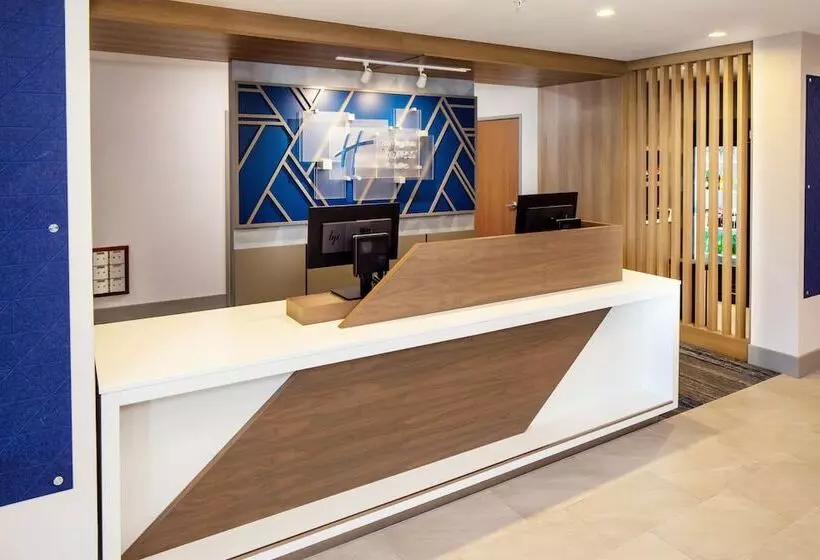 Отель Holiday Inn Express And Suites Los Alamos Entrada Park, An Ihg