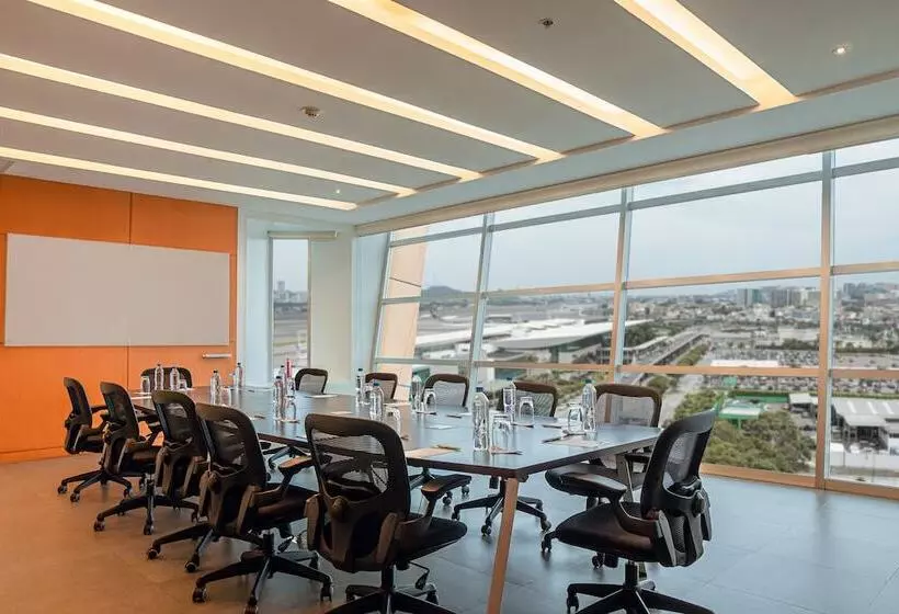 ホテル Holiday Inn Guayaquil Airport, An Ihg