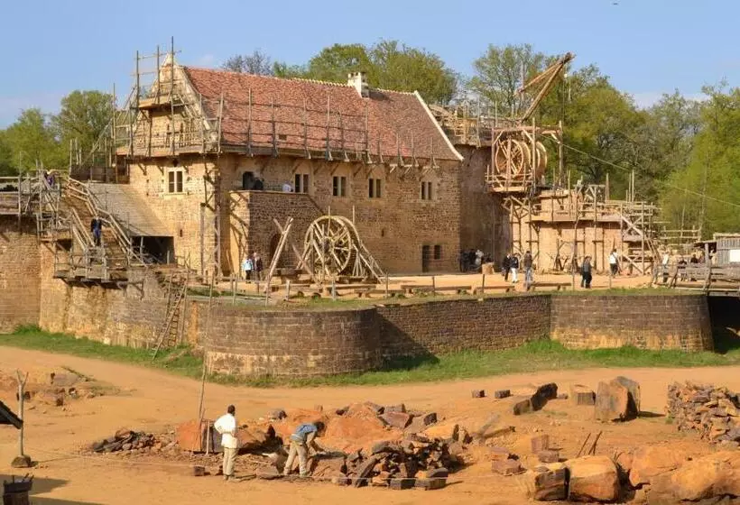 Отель Ibis Budget Cosnesurloire