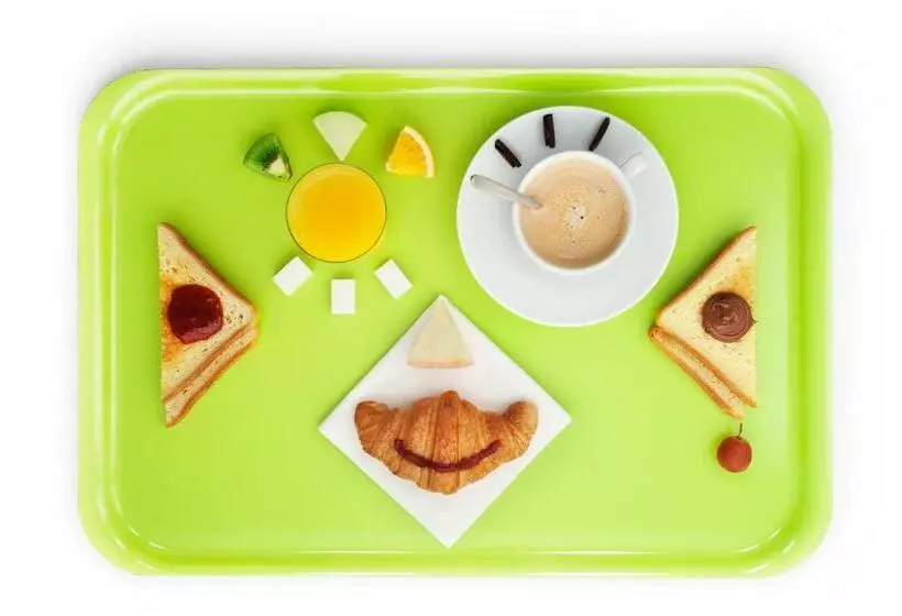 Отель Ibis Budget Cosnesurloire