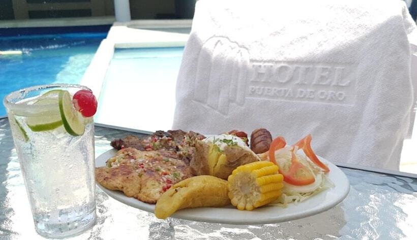 هتل Puerta De Oro