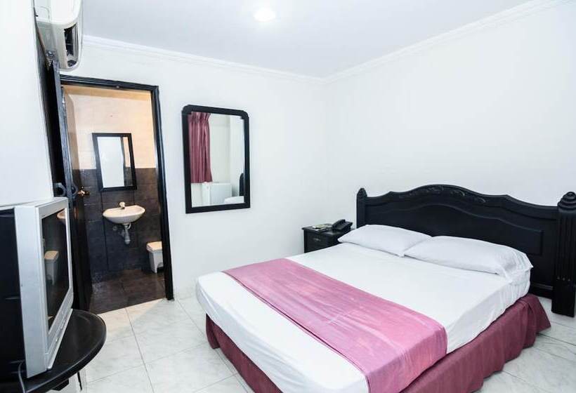 هتل Puerta De Oro