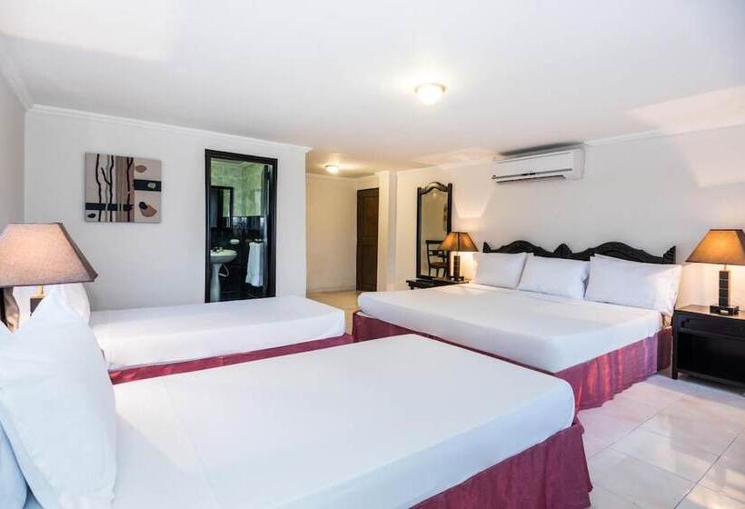 هتل Puerta De Oro