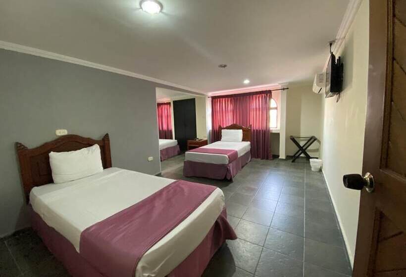 هتل Puerta De Oro