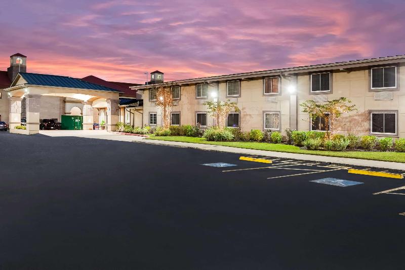 호텔 Super 8 By Wyndham Beaumont I 10 College St