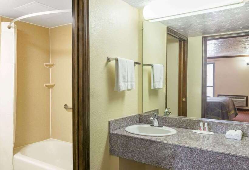 فندق Super 8 By Wyndham Enid