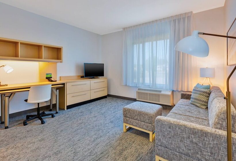 Отель Towneplace Suites By Marriott Nashville Airport