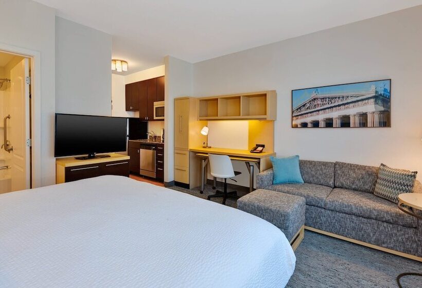 Отель Towneplace Suites By Marriott Nashville Airport