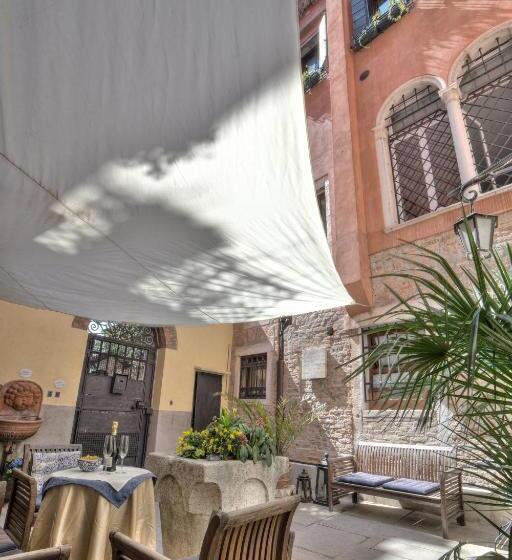 تختخواب و صبحانه Ca' Della Corte