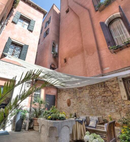 تختخواب و صبحانه Ca' Della Corte