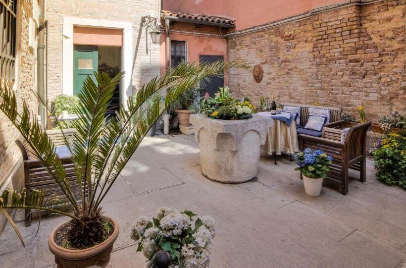 تختخواب و صبحانه Ca' Della Corte