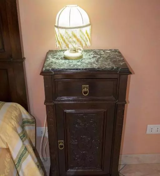 تختخواب و صبحانه La Casa D'a...mare