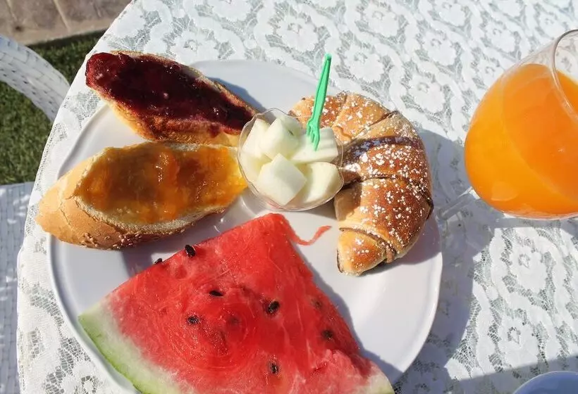 تختخواب و صبحانه Villa Alisia