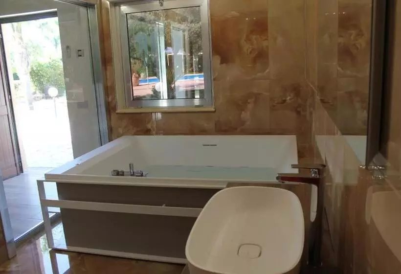 تختخواب و صبحانه Villa Alisia