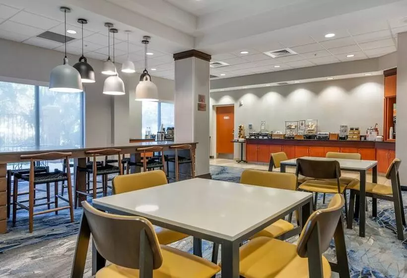 호텔 Fairfield Inn And Suites Holiday Tarpon Springs