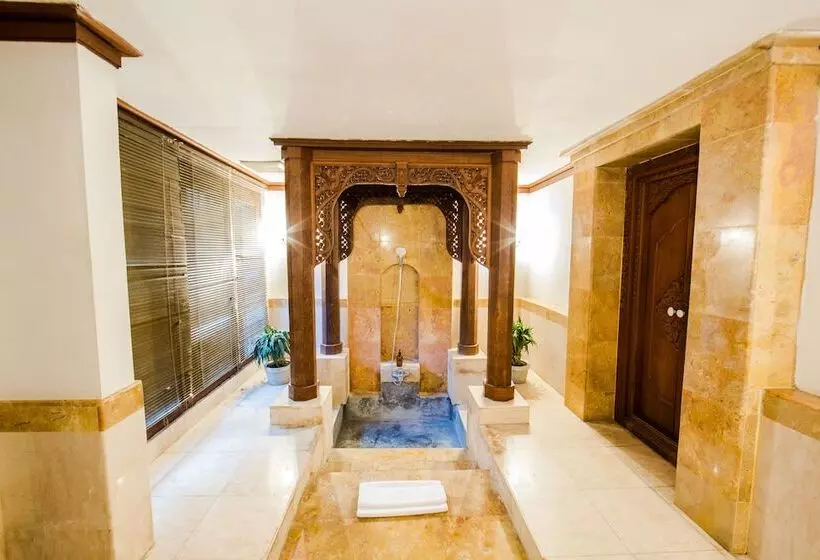 هتل Fare Ti’i Villas