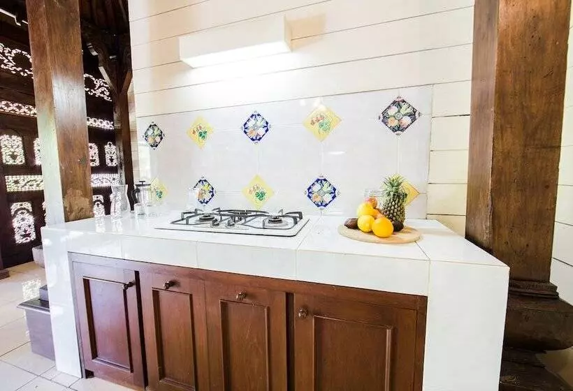 هتل Fare Ti’i Villas