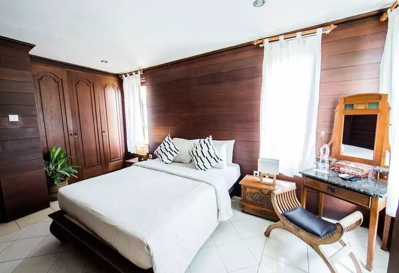 هتل Fare Ti’i Villas