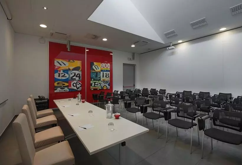 هتل Maranello Village